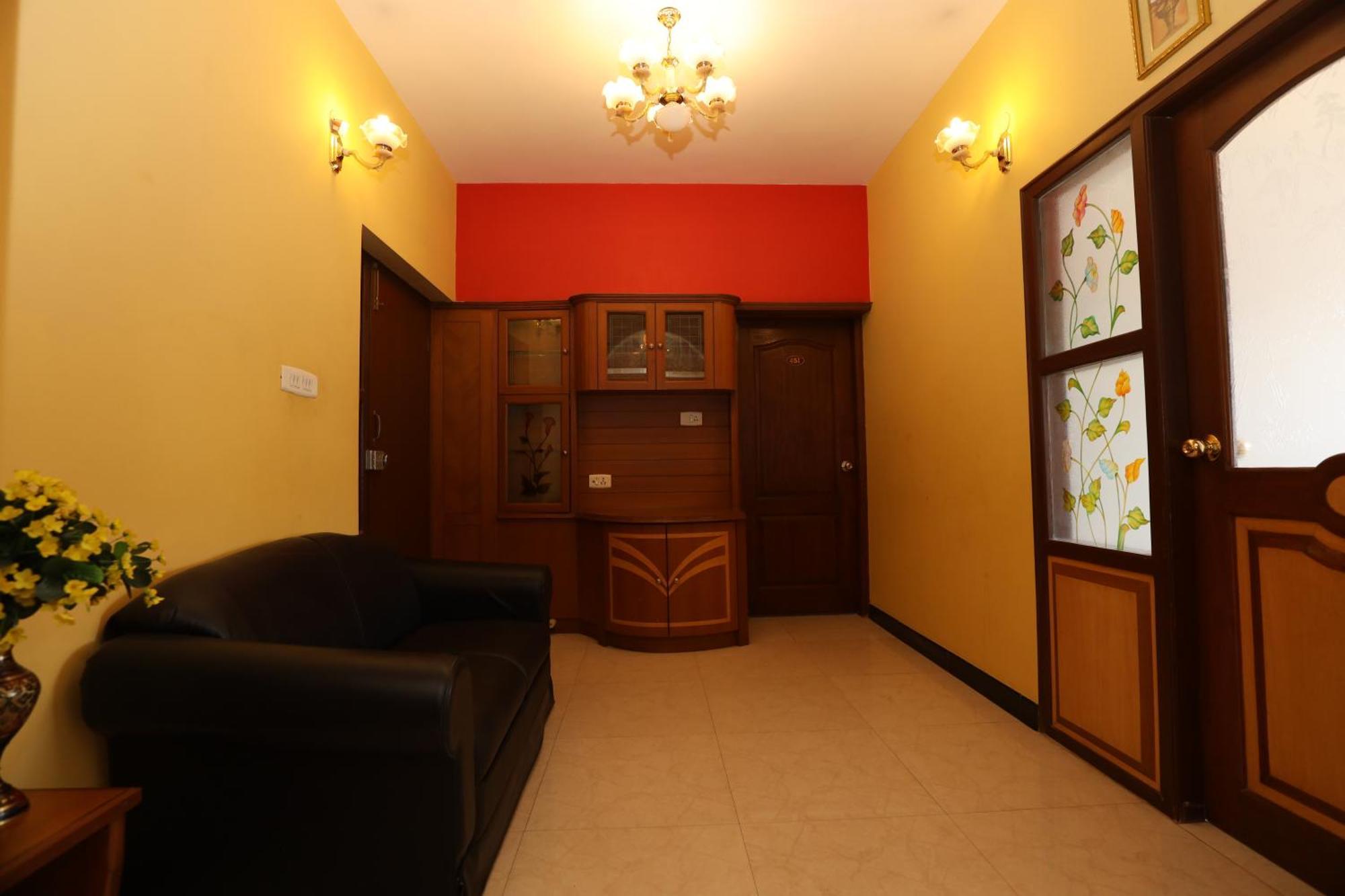Hotel Silver Oak Уті Екстер'єр фото