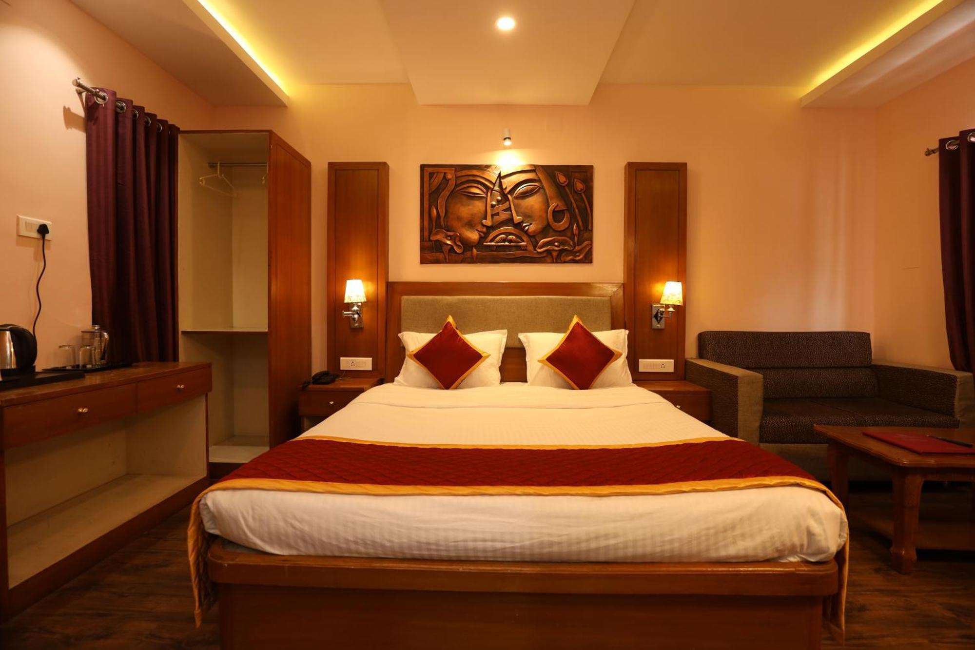 Hotel Silver Oak Уті Екстер'єр фото