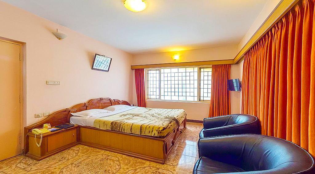 Hotel Silver Oak Уті Екстер'єр фото