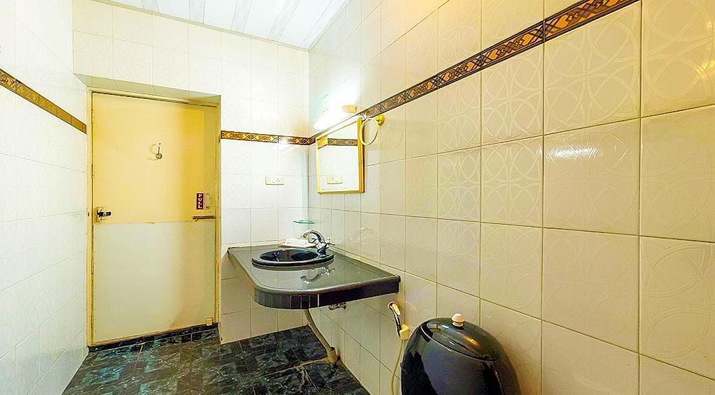 Hotel Silver Oak Уті Екстер'єр фото