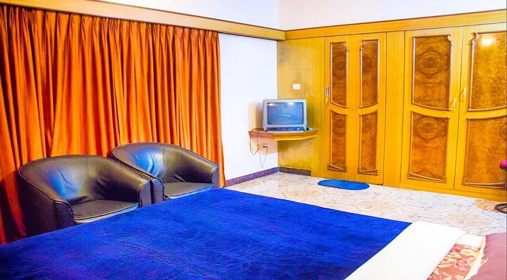 Hotel Silver Oak Уті Екстер'єр фото