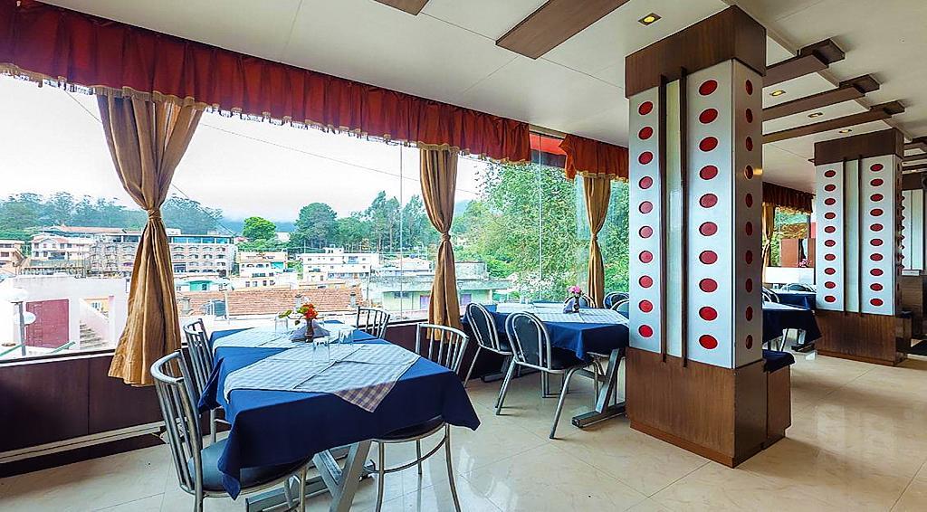 Hotel Silver Oak Уті Екстер'єр фото